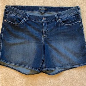 Silver plus size shorts